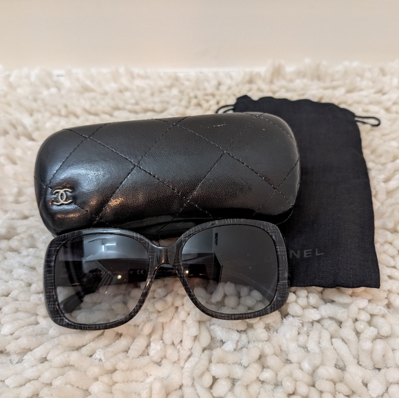 Authentic Chanel Tweed Effect Quilted CC Turnlock Sunglasses Dark Grey - Picture 2 of 12